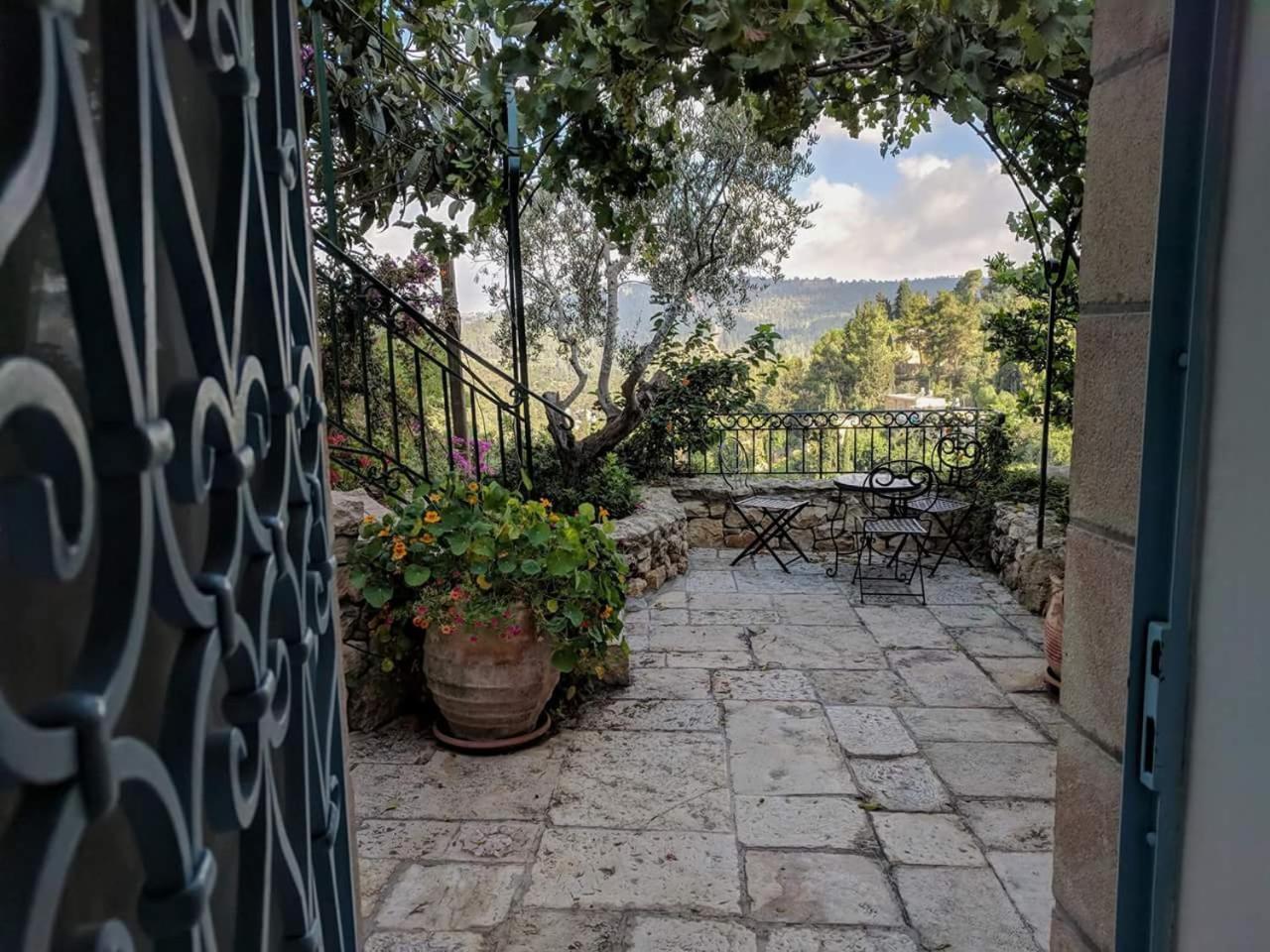 Bed and Breakfast Above The Spring Jerusalén Exterior foto